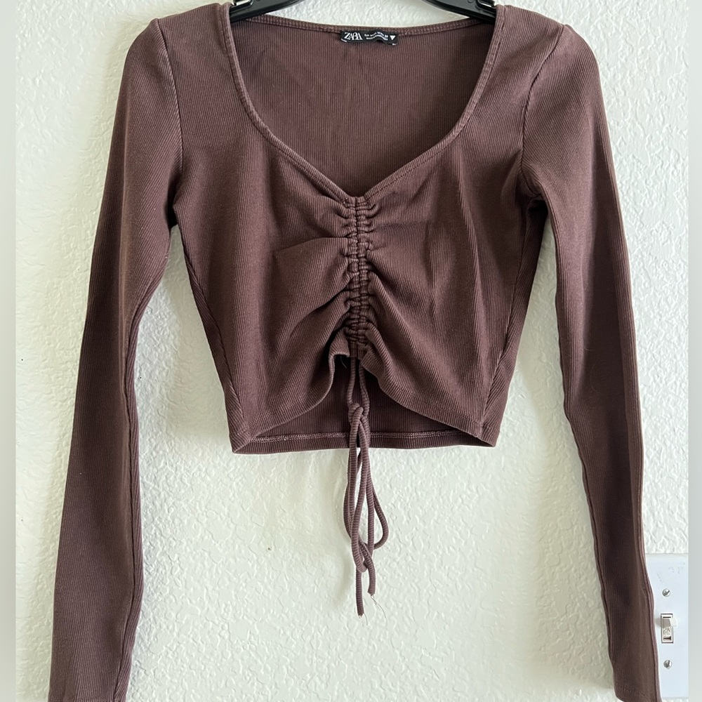 ZARA ribbed synched cropped long sleeve. Very cute and comfortable